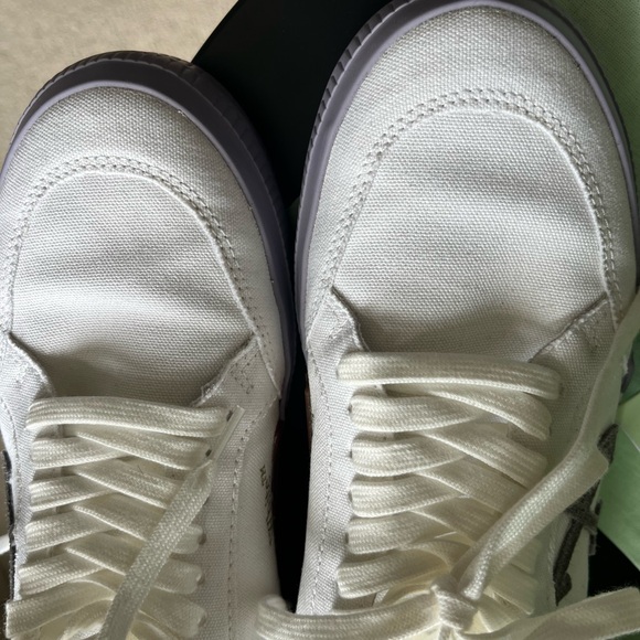 Off-White Canvas Sneakers - Picture 5 of 10